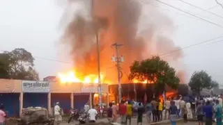 সুনামগঞ্জে সিলিন্ডারের গুদামে ভয়াবহ অগ্নিকাণ্ড